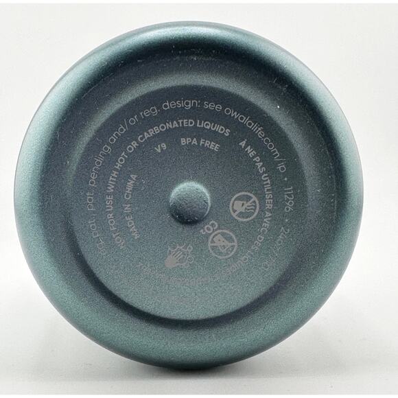 Owala HOLIDAY EDITION 24 oz FreeSip Water Bottle, METALLIC WINTERGREEN GREEN - Picture 7 of 7